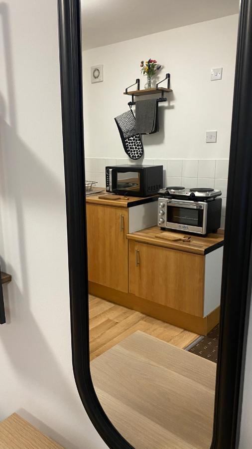 Bv Homely Studio Fourteen At Deighton Huddersfield Exterior foto